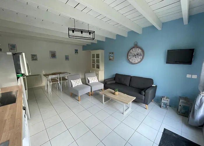 Du Dolmen Des Trois Hiboux Apartment